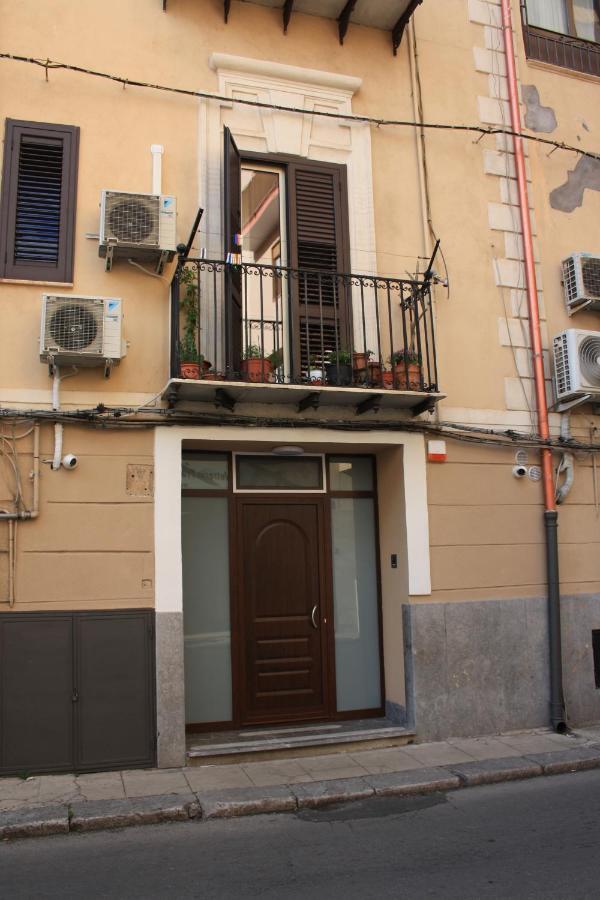 Due Cappuccini Apartment Palermo Bagian luar foto